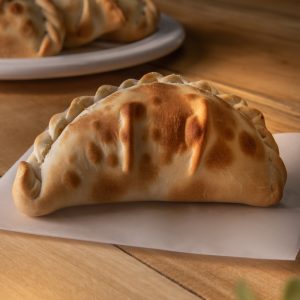 Empanada de carne cortada a cuchillo picante