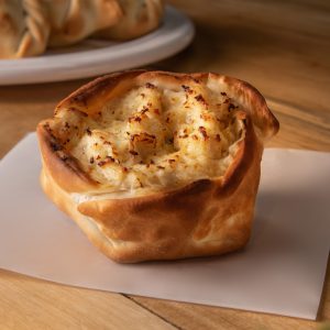 Canastita de pollo con salsa blanca